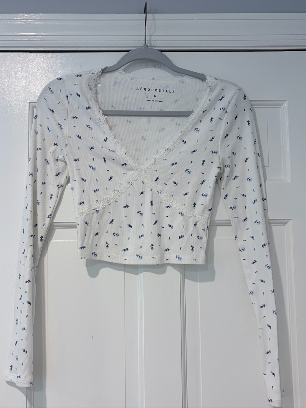Aeropostale White Floral Lace-Trim Wrap Crop Top